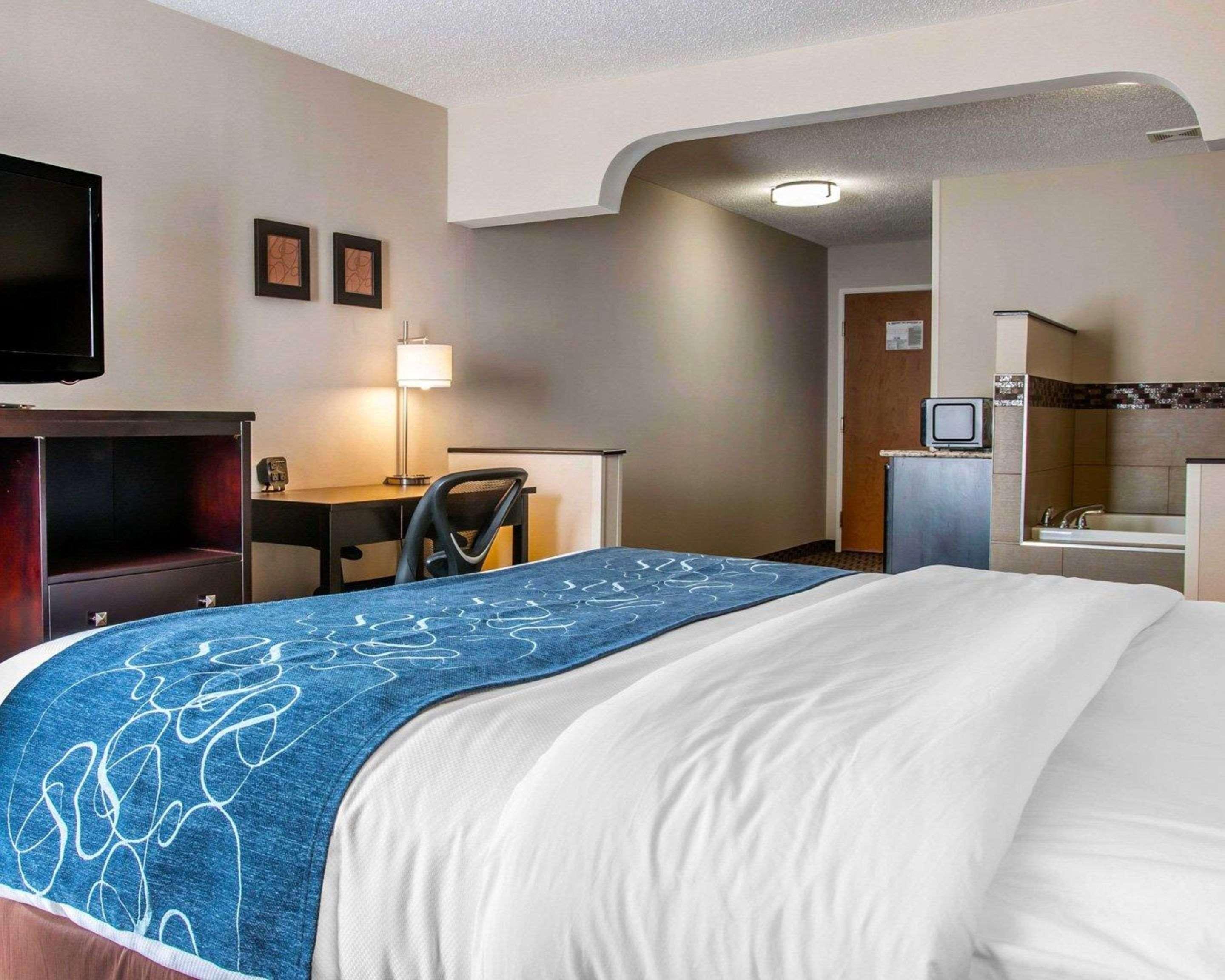 Comfort Suites Benton Harbor - St Joseph Экстерьер фото
