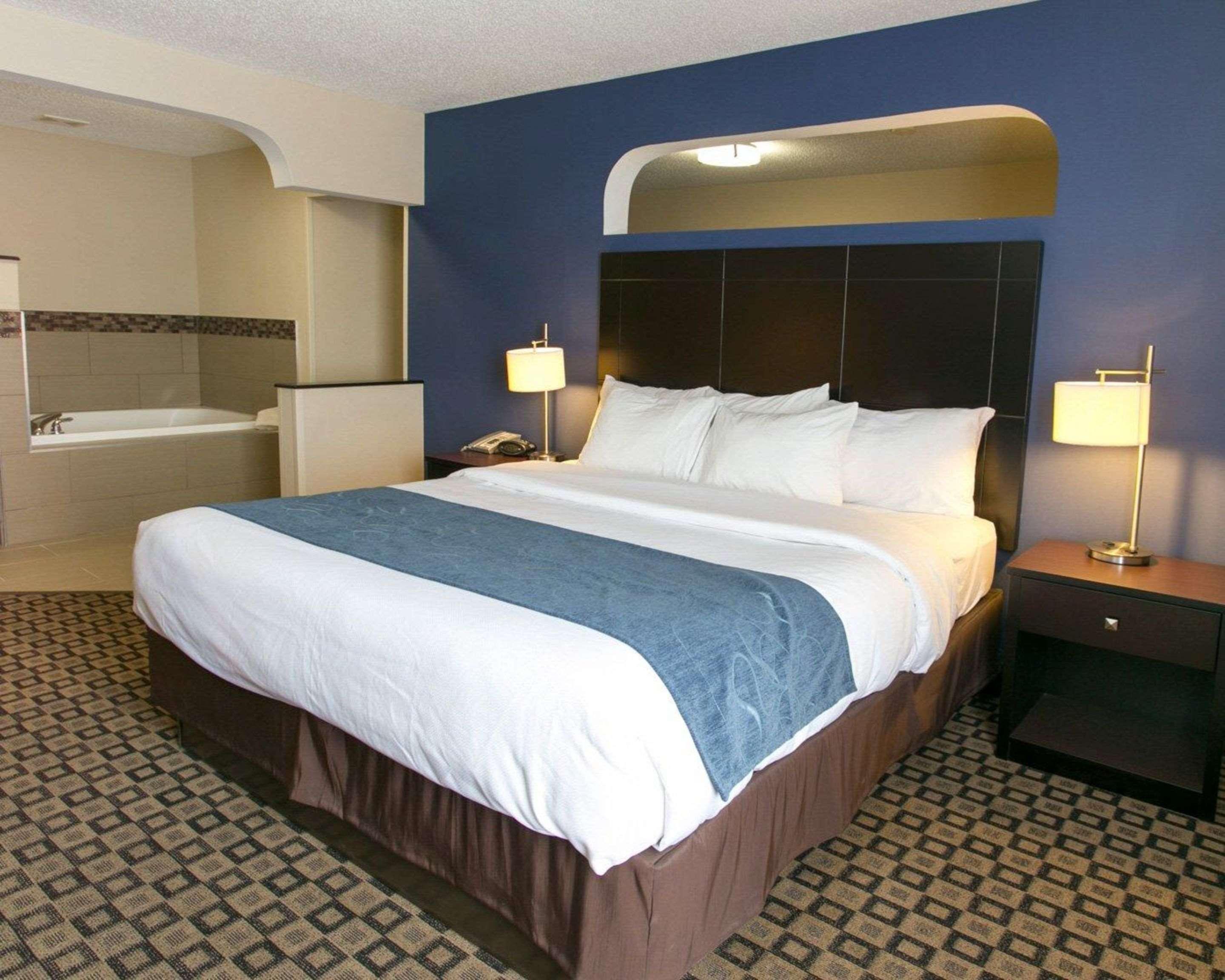 Comfort Suites Benton Harbor - St Joseph Экстерьер фото