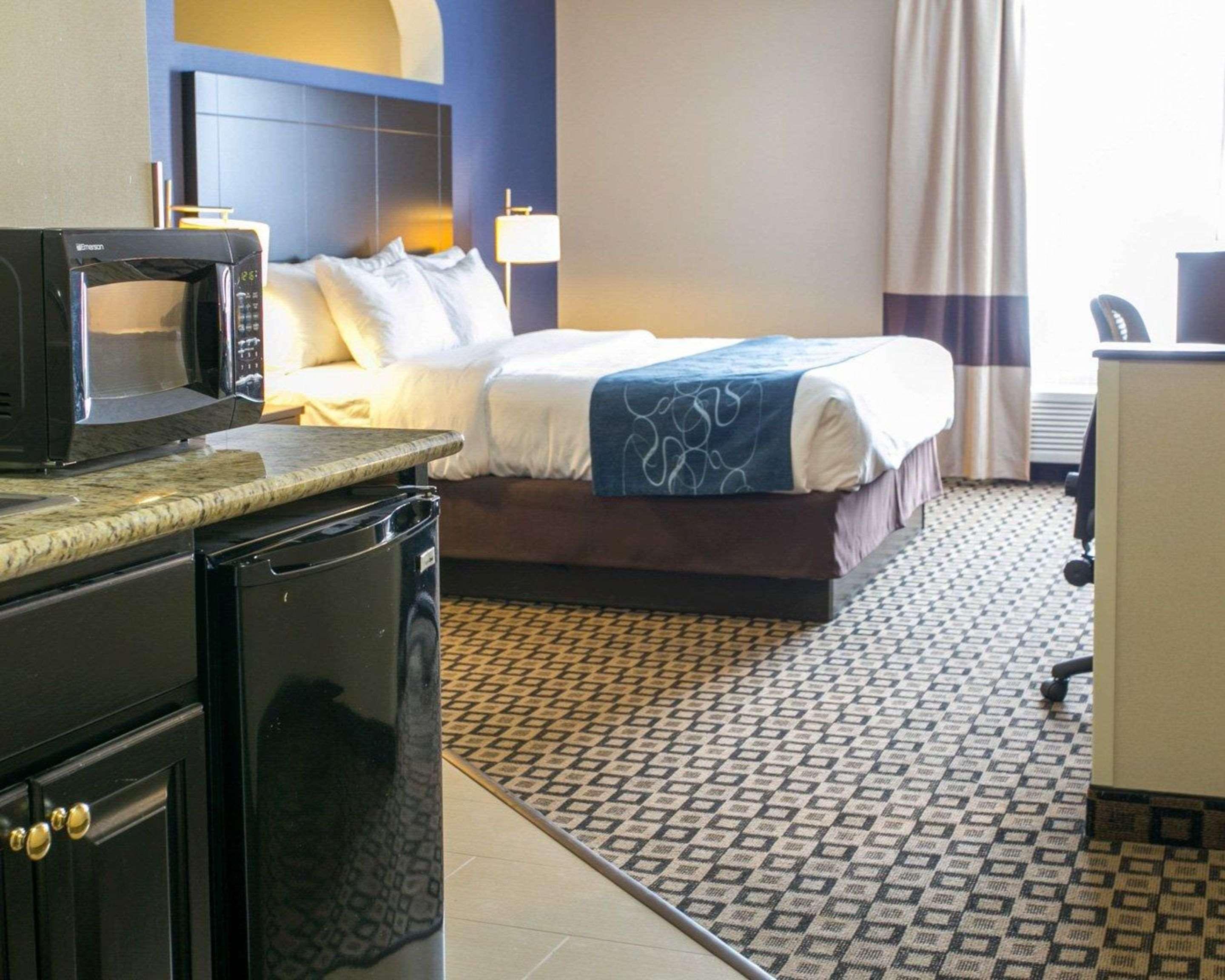 Comfort Suites Benton Harbor - St Joseph Экстерьер фото