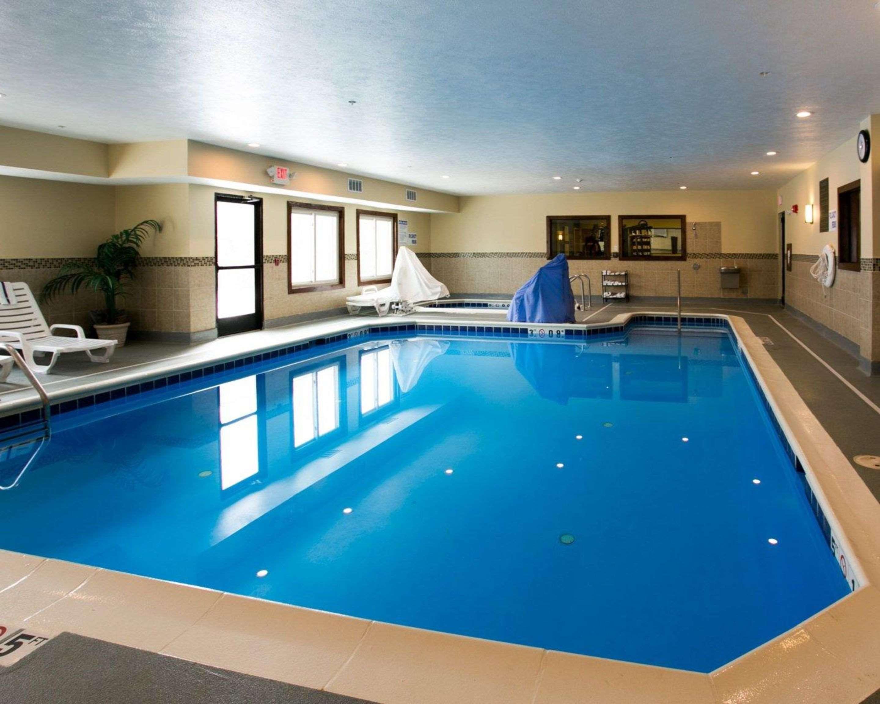 Comfort Suites Benton Harbor - St Joseph Экстерьер фото