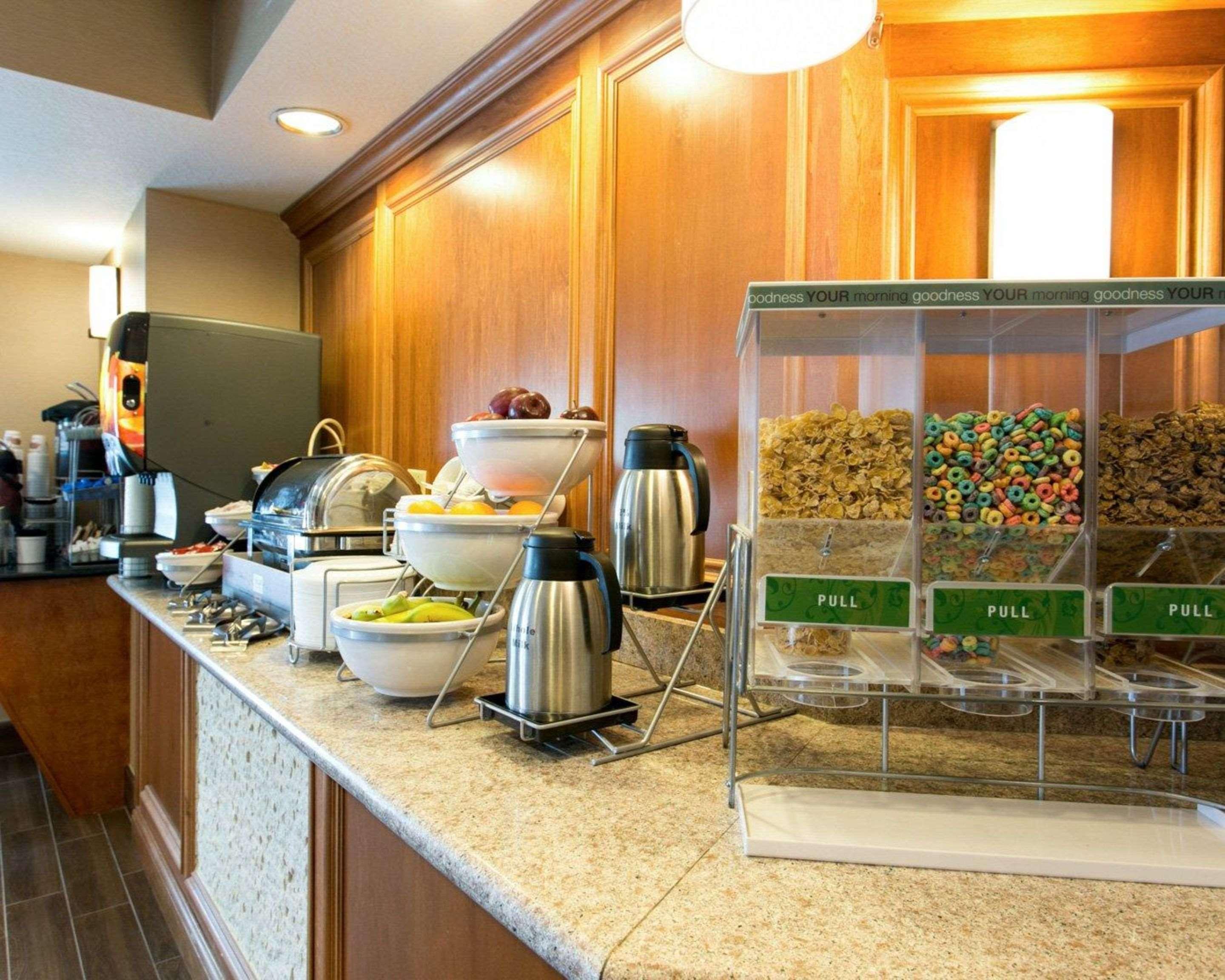 Comfort Suites Benton Harbor - St Joseph Экстерьер фото