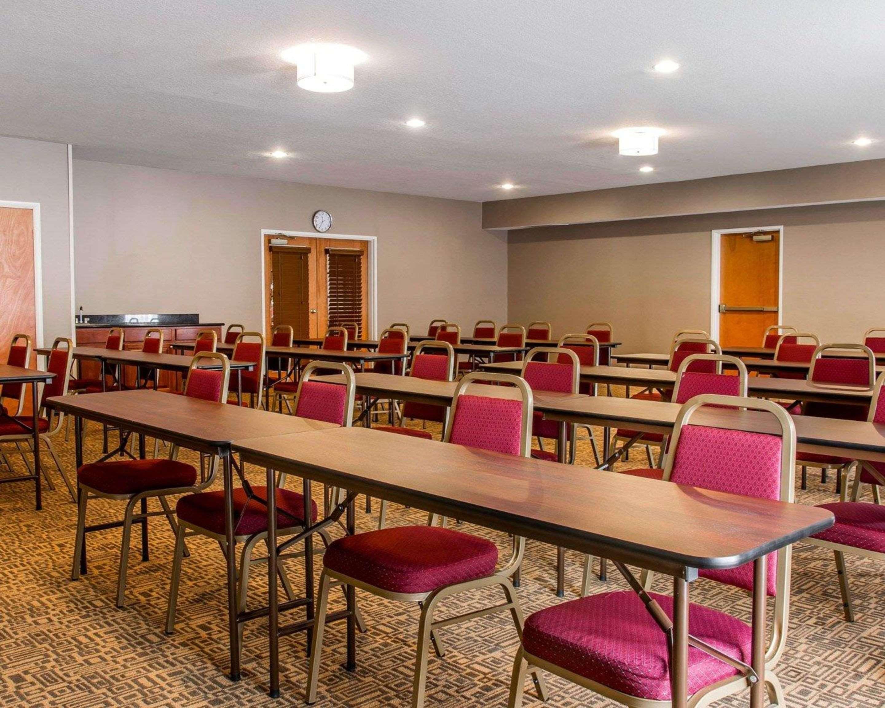 Comfort Suites Benton Harbor - St Joseph Экстерьер фото