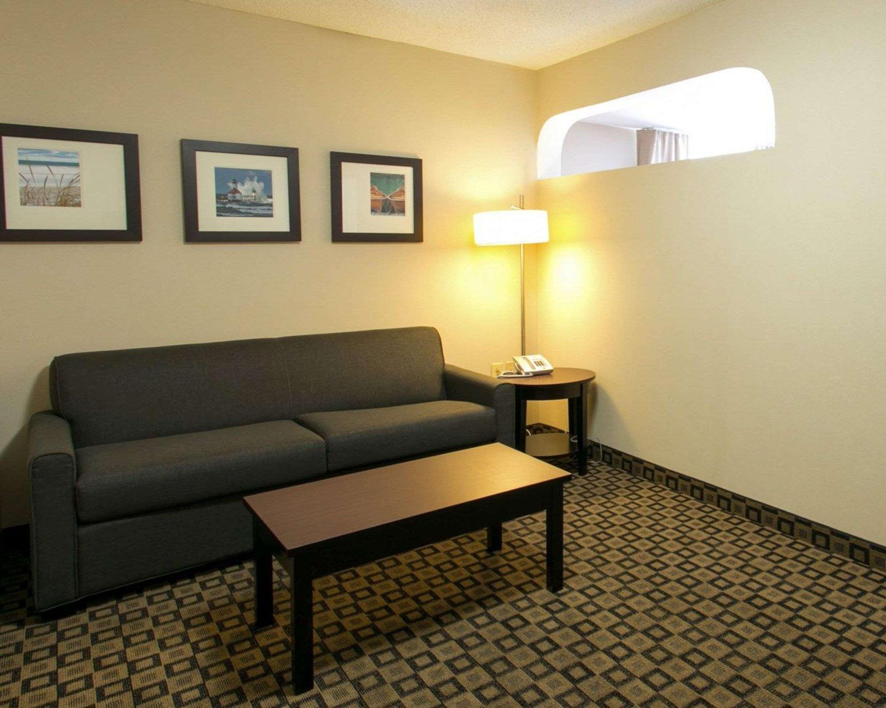 Comfort Suites Benton Harbor - St Joseph Экстерьер фото