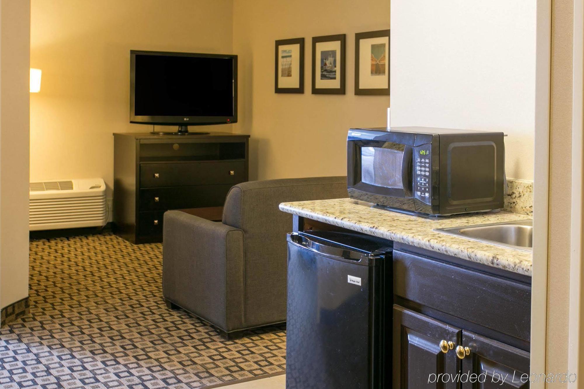 Comfort Suites Benton Harbor - St Joseph Экстерьер фото